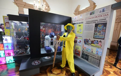 La muestra reúne más de mil juguetes de colección fabricados entre las décadas de 1960 y 1990.