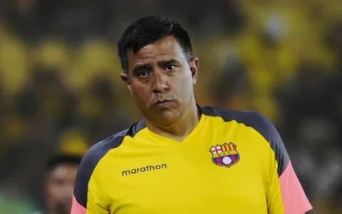 El venezolano César Farías llegó a la dirección técnica de Barcelona SC en 2026.