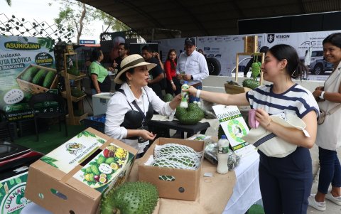 Aunque la AGLYG lidera la organización, los productos expuestos provienen de distintos sectores.