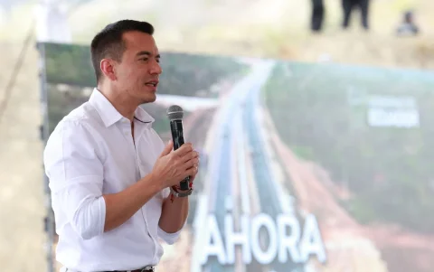 Noboa afirma que Ecuador evitará nuevas barcazas durante el estiaje por mayor generación eléctrica.