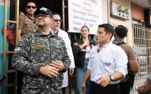 Operativo en Guayaquil decomisó 500 medicinas públicas; investigan quién las desvió.