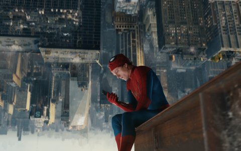 Tom Holland como Peter Parker.