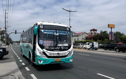 Los 'buses verdes' atraviesan La Puntilla y llegan hasta las ciudadelas de La Aurora.