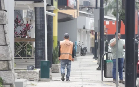 Actualmente, los parquímetros funcionan en avenidas como Víctor Emilio Estrada y sectores como Puerto Santa Ana.