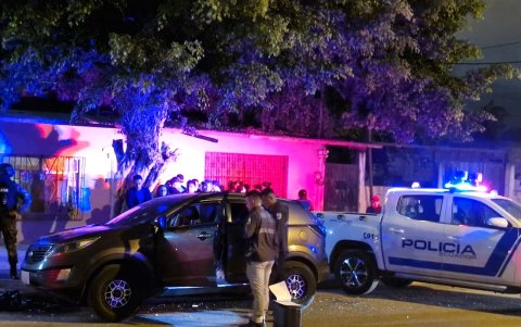 Las víctimas de la masacre estaban en este vehículo cuando fueron atacadas por sus asesinos
