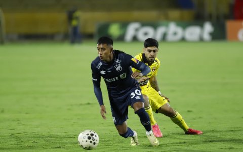 Universidad Católica visita a Vinotinto en la Copa Ecuador 2026.
