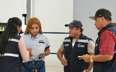 Equipos municipales realizaron recorridos por empresas, comercios e instituciones del sector para informar sobre el cierre temporal de la Juan Tanca Marengo durante el feriado.