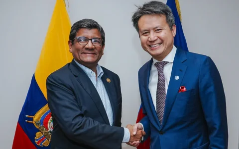 Daren Tang, Director General de la OMPI, junto al exministro Luis Alberto Jaramillo en Quito, octubre de 2025.