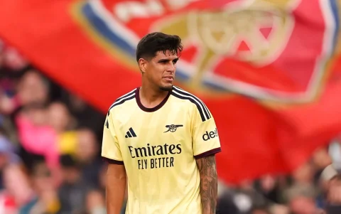 Piero Hincapié marcó un gol para Arsenal en su tercer amistoso de pretemporada ante Real Betis.