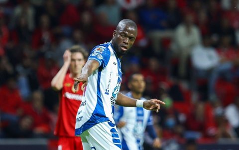 Enner Valencia llegaría como agente libre a Boca Juniors.