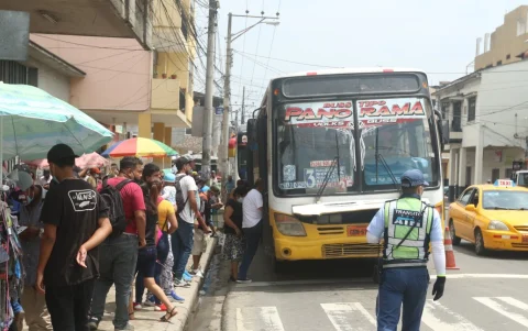 Las cooperativas de buses pueden recibir sanciones si aplican tarifas superiores a las autorizadas.