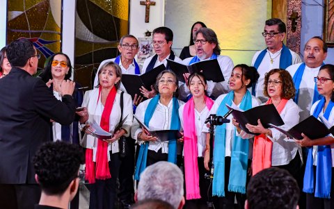 El Coro Madrigalista exhibió su calidad interpretativa durante la gala de clausura de esta jornada musical.