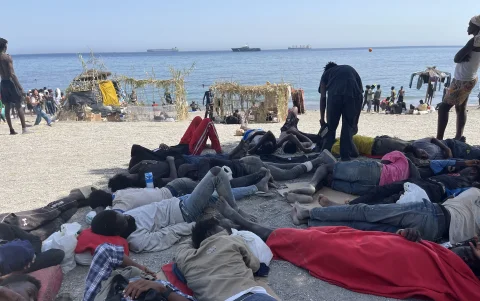Alrededor de 70.000 migrantes cruzaron a Ceuta en julio, dejando un saldo de decenas de fallecidos.
