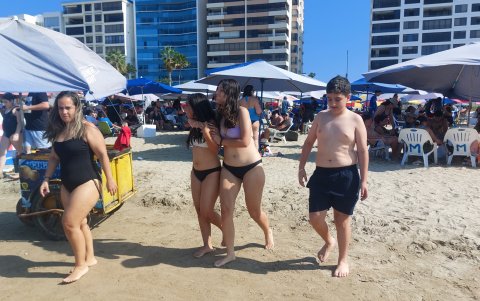 Salinas fue uno de los destinos más visitados en este segundo día del feriado por el 10 de agosto