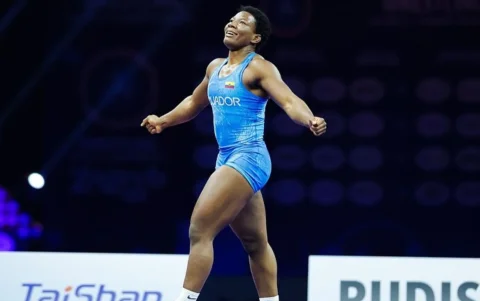 Génesis Reasco representa a Ecuador durante el Campeonato Mundial de Lucha 2025, celebrado en Zagreb, Croacia.