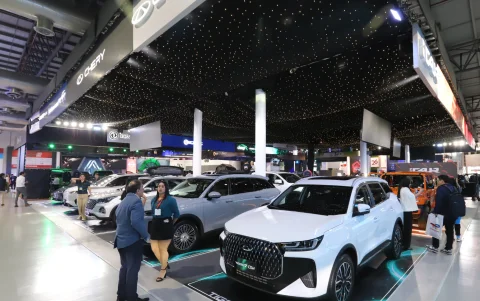 Modelos de Chery exhibidos en el Autoshow 2026, con promociones sujetas a condiciones específicas de financiamiento y descuentos