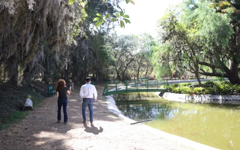 A 28 kilómetros de Quito, este bosque seco ofrece actividades al aire libre, recorridos guiados, kayak, camping y piscina.