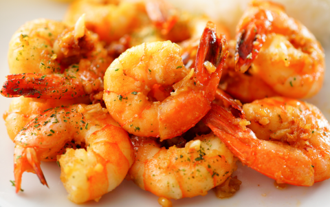El camarón es una de las alternativas marinas para preparar ceviches, arroces y otros platos durante la veda de cangrejo.