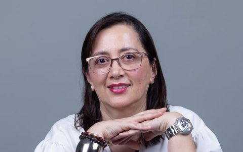 Saudia Levoyer, editora de la obra, es periodista y docente, y es doctora en Comunicación e Información Contemporánea por la Universidad de Santiago de Compostela