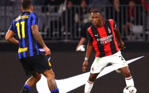 Pervis Estupiñán es parte de la pretemporada de AC Milan.
