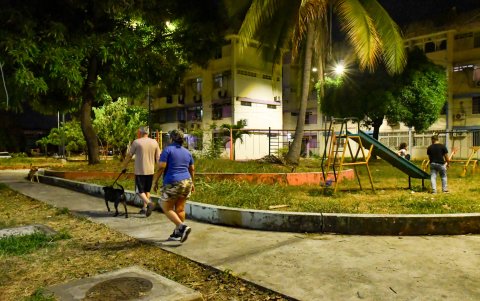 La baja afluencia de ciudadanos tras las 19:00 refleja el impacto de la inseguridad en la vida de barrio.