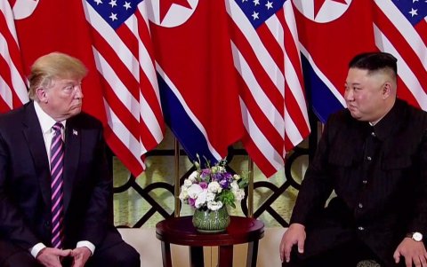 Reunión en Vietnam en febrero de 2019 entre el presidente de los Estados Unidos, Donald J. Trump, y líder norcoreano, Kim Jong-un.
