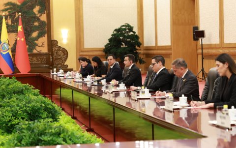 El presidente Daniel Noboa y su cmitiva se reunión con autoridades de China.