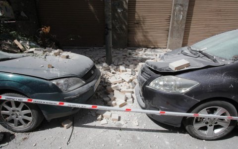 Daños tras la serie de terremotos de este martes en Granada que han dejado tres heridos leves.
