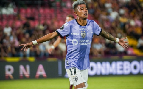 Independiente del Valle festeja su triunfo ante Deportes Tolima por la Copa Libertadores.