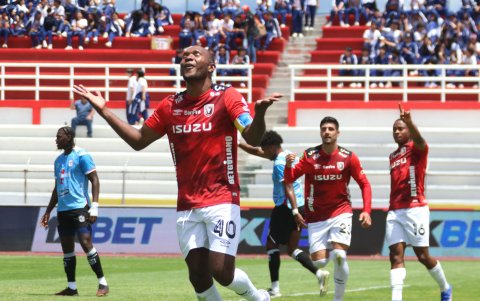 Juan Luis Anangonó será el líder del ataque de Leones FC.