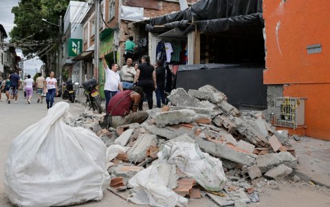 Estragos en una vivienda causados por el terremoto de magnitud 7,4 en Montenegro (Quindío, Colombia).