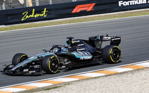 El piloto de Mercedes, el británico George Russell durante la clasificación del esprint en el circuito Zandvoort, Países Bajos.