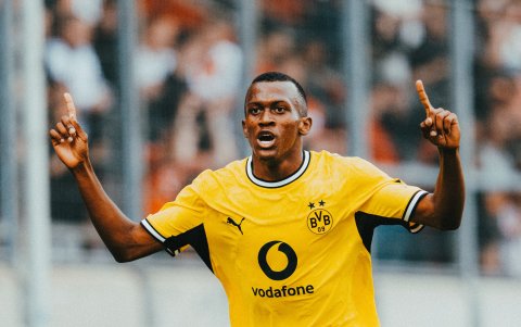 Justin Lerma espera debutar y sumar minutos en la temporada con Borussia Dortmund.