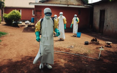 Hay que reforzar la implicación de las comunidades afectadas para contener el brote de ébola en el este de RDC, pidió este viernes Médicos Sin Fronteras (MSF).