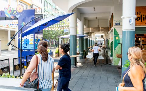 Autoridades locales y comerciantes buscan coordinar estrategias efectivas para mitigar el abandono del sector.