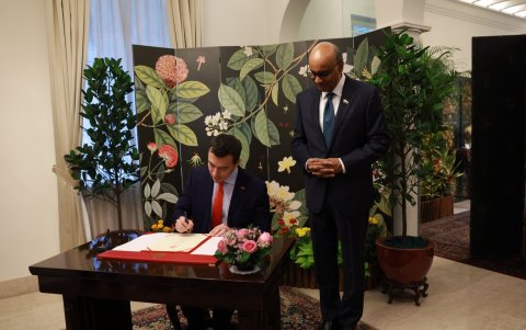 Ecuador y Singapur avanzan un acuerdo de cooperación para impulsar comercio y desarrollo bilateral.