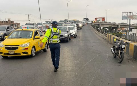 El domingo 23 de agosto se registró un accidente de tránsito en el viaducto que conecta el Puente de la Unidad Nacional con la avenida Pedro Menéndez Gilbert, en Guayaquil.