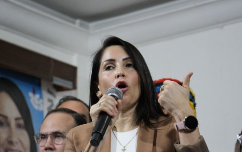Luisa González afirma que Pachakutik permite candidatos invitados en Manabí para las elecciones 2027.