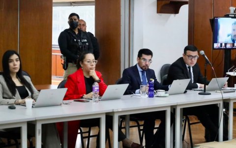 El fiscal general del Estado, Carlos Alarcón, expuso los elementos de convicción para la vinculación de diez personas al caso Progen.