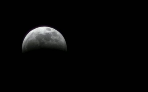Así se ve el eclipse lunar a las 22:10 de este 27 de agosto