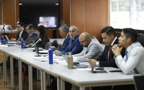 Interpol buscará a exasesores de Energía vinculados al caso Progen por contratos de 2024.
