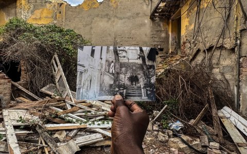 Una fotografía sin fecha muestra el edificio Maurel y Prom, construido entre 1822 y 1825 y utilizado para retener a personas esclavizadas, en el mismo lugar de Saint-Louis, el 28 de julio de 2026.