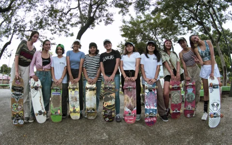 El skate no solo es cuestión de hombres. Este arte-deporte está ganando adeptas a nivel global.