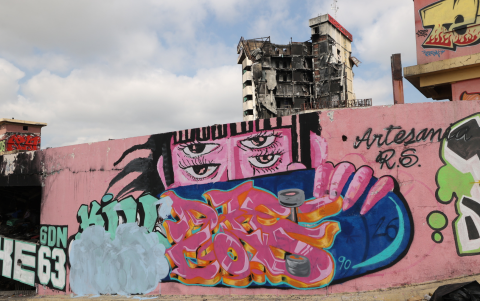 Las paredes del Multicomercio ahora contienen imágenes elaboradas por artistas urbanos.