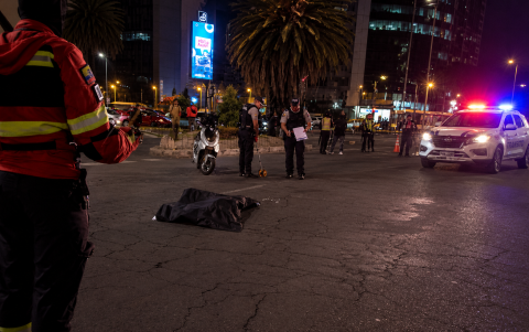 Un scooter eléctrico impactó a un peatón en El Batán, Quito. La víctima murió y la AMT investigó el siniestro.