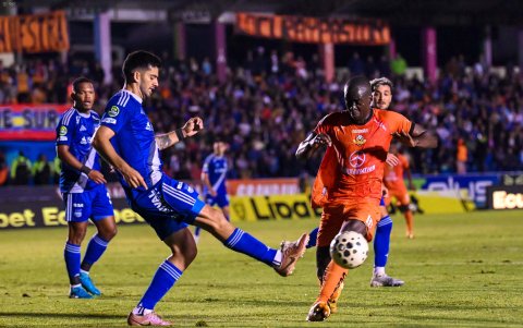 Emelec empató 1-1 en su visita a Libertad.