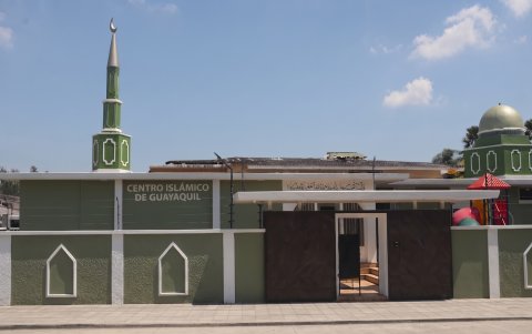 La mezquita está ubicada en las calles Bálsamos y Primera, en Urdesa.