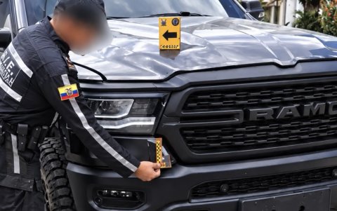 La camioneta que atropelló a Mónica Martinich fue localizada en Colimes y entregada a la OIAT para las investigaciones.