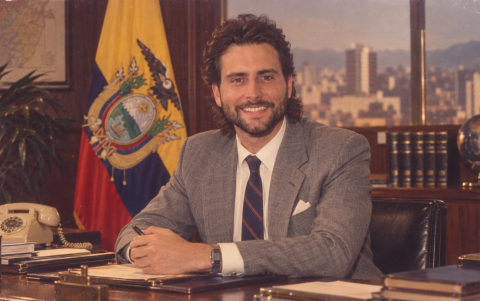 Niels Olsen aparece en esta recreación con IA como si su retrato institucional hubiese sido tomado en los años 80.