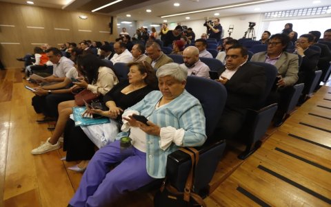 Acreditados a silla vacía llegaron a la sala de sesiones del Concejo para el tratamiento del proyecto de ordenanza.